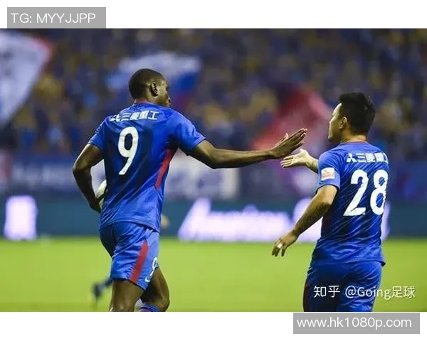 大连一方与上海绿地申花激战正酣谁能在这场较量中笑到最后