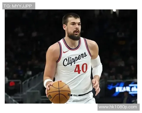 快船音讯:保罗动情发声,悍将状况堪忧,战开拓者进场更新